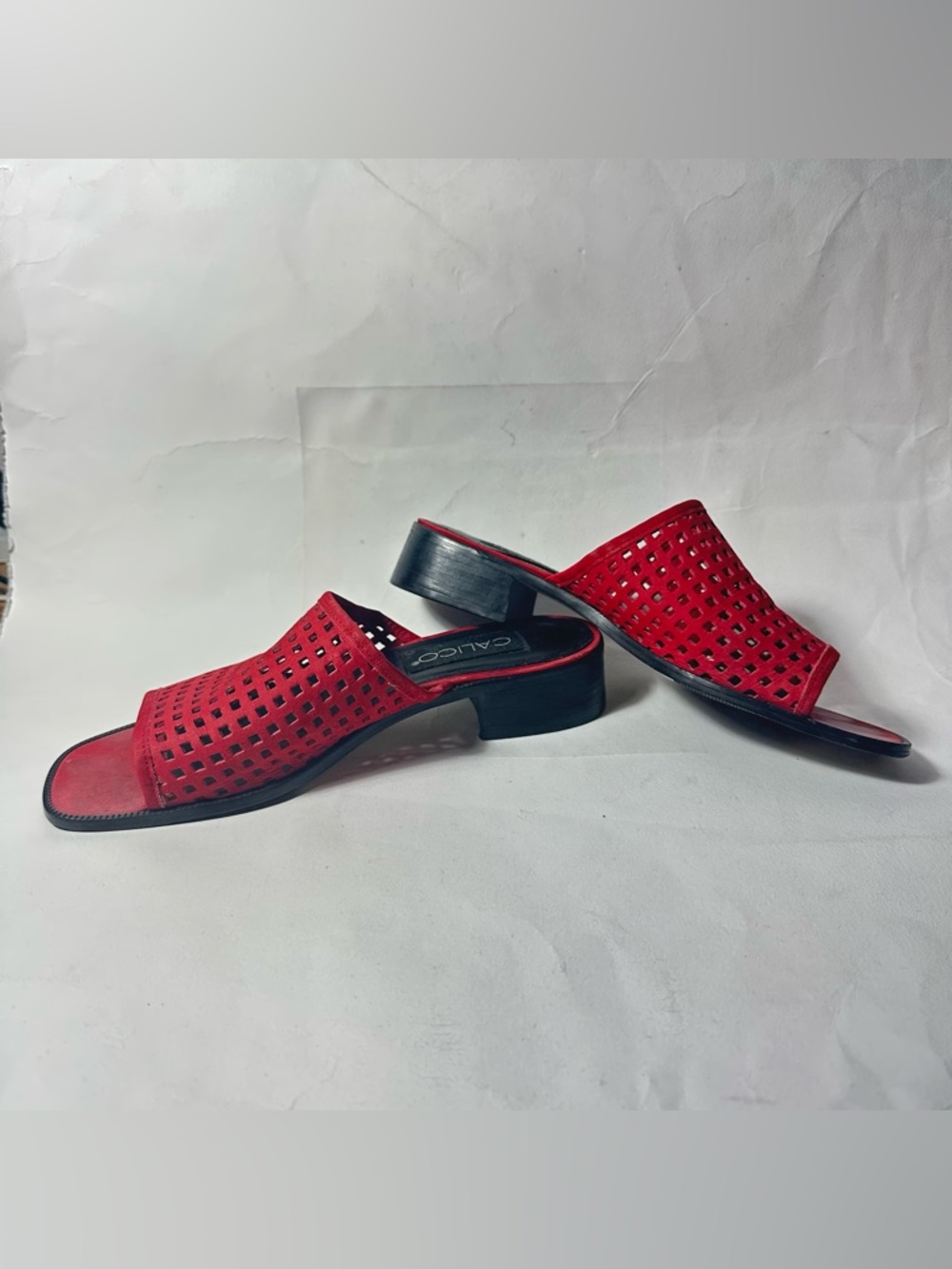 Shoes - Picture 5 of 9